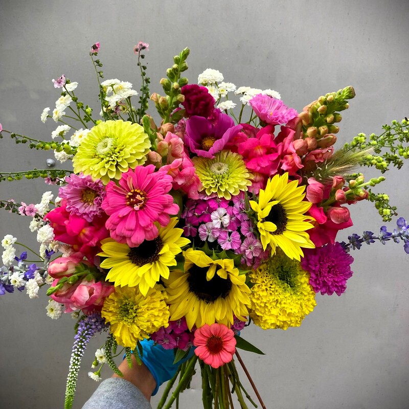 fresh flower bouquet subscription near Lancaster Ohio
